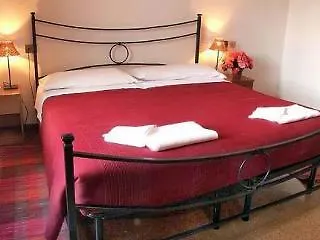 Aline Hotel *